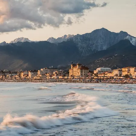Il Sole Antico Alojamento de Acomodação e Pequeno-almoço Viareggio