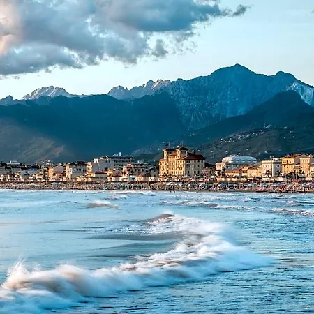 Il Sole Antico Alojamento de Acomodação e Pequeno-almoço Viareggio